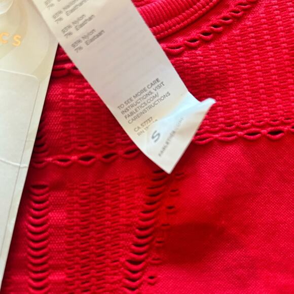 Fabletics Jaymee Mesh Long-Sleeve Cropped Top NEW With Tags Size Small - Picture 7 of 7